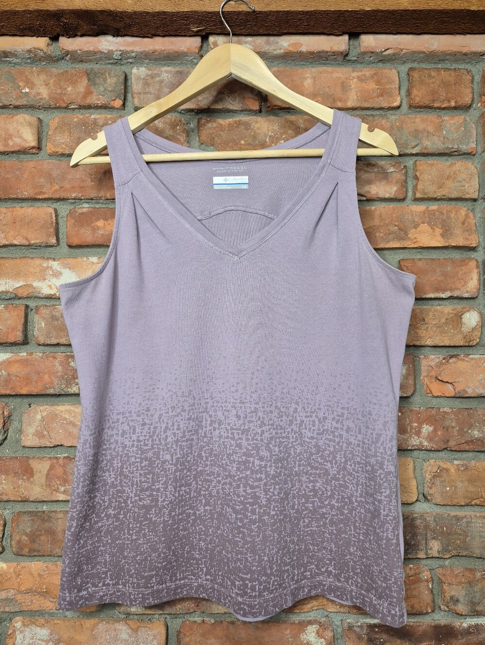 Columbia Omni-Freeze Advanced Cooling Mauve V-Neck Tank Top Large